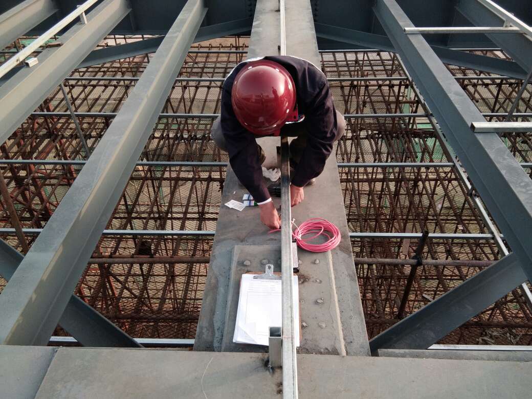 常州金坛第一人民医院门诊楼雨棚应力应变监测3