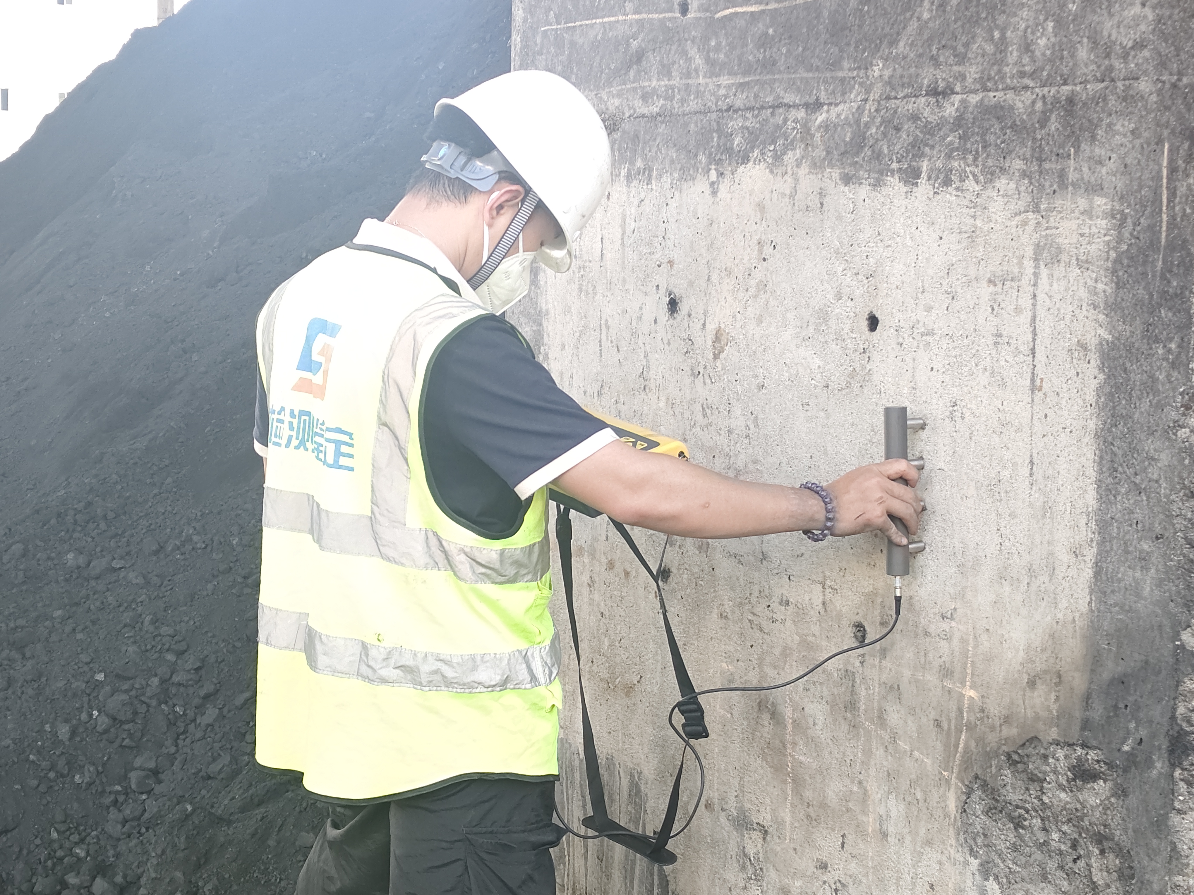 大型发电厂烟囱结构可靠性检测鉴定