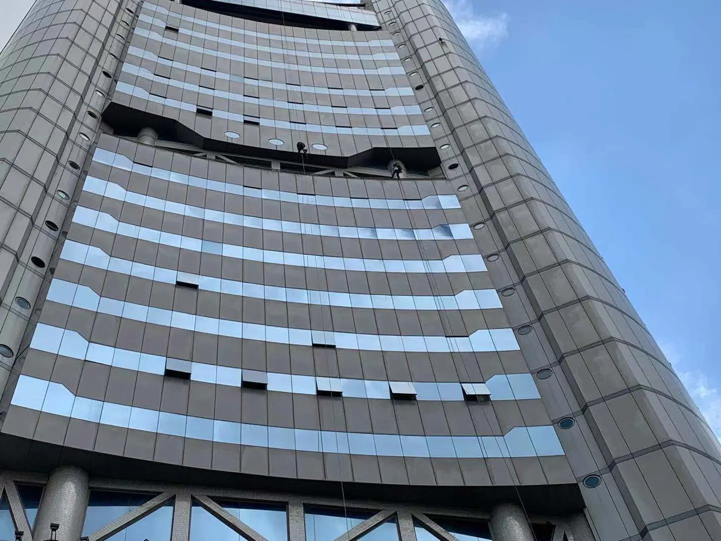 上海既有建筑幕墙安全排查：如何甄选合规第三方检测机构