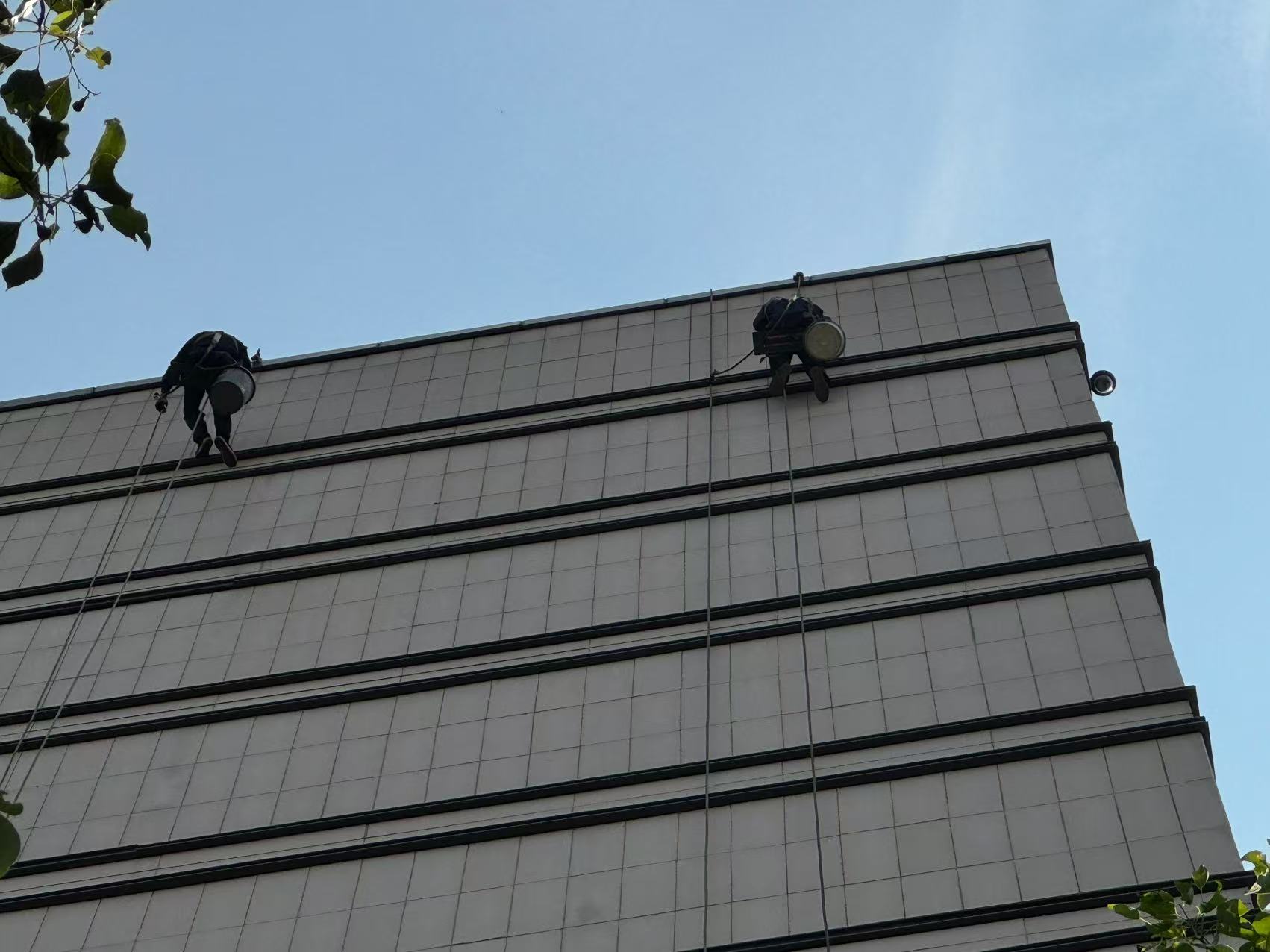 医院大楼建筑幕墙及屋顶钢架安全性检测
